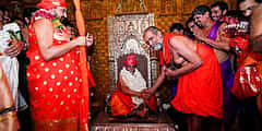 ಉಡುಪಿ: ಸರ್ವಜ್ಞ ಪೀಠಾರೋಹಣ ಮಾಡಿದ ಪುತ್ತಿಗೆ ಶ್ರೀ ಸುಗುಣೇಂದ್ರ ತೀರ್ಥ ಸ್ವಾಮೀಜಿ