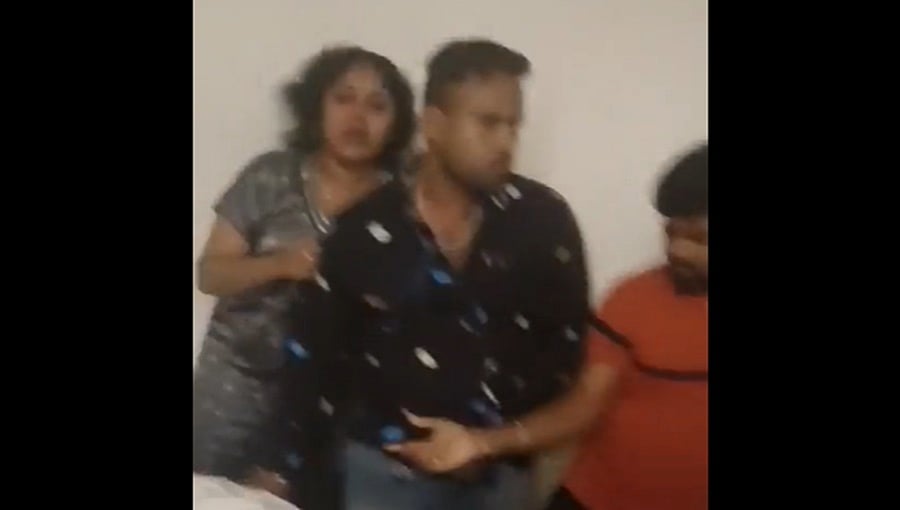 ಬೆಂಗಳೂರು: ಮದುವೆಯಾಗಿ ಮಕ್ಕಳಿದ್ದರೂ ಹೊಟೇಲ್ ರೂಂನಲ್ಲಿ ಸಿಕ್ಕಿಬ್ಬಿದ್ದ ಜೋಡಿ, ರಾತ್ರೋರಾತ್ರಿ ಮತ್ತೆ ಪರಾರಿ!