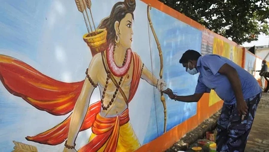 ಅಯೋಧ್ಯೆಯಲ್ಲಿ ರಾಮಲಲ್ಲಾ ಪ್ರಾಣ ಪ್ರತಿಷ್ಠಾಪನೆ: ನಗರದಲ್ಲಿ ಮನೆಮಾಡಿದ ಸಂಭ್ರಮ, ರಾಮನ ಹೆಸರಿನ ಪೋಸ್ಟರ್, ಬ್ಯಾನರ್ ಗಳ ಮಾರಾಟ ಜೋರು!