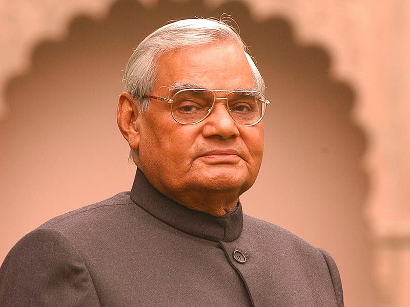 ಮಾಜಿ ಪ್ರಧಾನಿ ಅಟಲ್ ಬಿಹಾರಿ ವಾಜಪೇಯಿ ಅವರು ಬಿಜೆಪಿಯನ್ನು 1980 ರಲ್ಲಿ ಸ್ಥಾಪಿಸಿದಾಗಿನಿಂದ ಮತ್ತು ಅದಕ್ಕೂ ಮೊದಲು ಜನಸಂಘದಲ್ಲಿದ್ದಾಗಲೂ, ಅವರು ಪಕ್ಷಗಳಾದ್ಯಂತ ಸ್ನೇಹಿತರನ್ನು ಹೊಂದಿದ್ದರು. ಅವರು ಮೂರು ಬಾರಿ ಪ್ರಧಾನಿಯಾಗಿ ಸೇವೆ ಸಲ್ಲಿಸಿದಾಗ, ವಾಜಪೇಯಿ ಅವರು ಜನತಾ ಪಕ್ಷದ ಸರ್ಕಾರ ಅಧಿಕಾರದಲ್ಲಿದ್ದಾಗ 1977