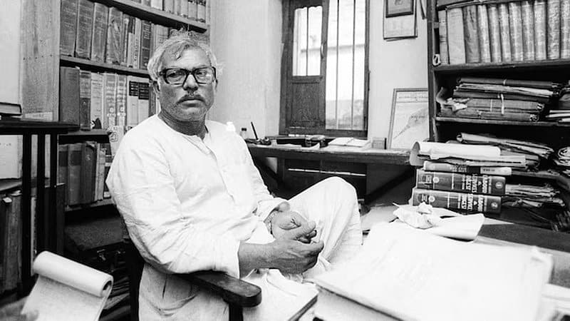 ಸ್ವಾತಂತ್ರ್ಯ ಹೋರಾಟ ಮತ್ತು ಸಮಾಜವಾದಿ ಆಂದೋಲನಕ್ಕೆ ಅನನ್ಯ ಕೊಡುಗೆ ನೀಡಿದ್ದ ಬಿಹಾರ ಮಾಜಿ ಮುಖ್ಯಮಂತ್ರಿ ದಿ. ಕರ್ಪೂರಿ ಠಾಕೂರ್ ಅವರಿಗೆ ದೇಶದ ಅತ್ಯುನ್ನತ ನಾಗರಿಕ ಪ್ರಶಸ್ತಿ 'ಭಾರತ ರತ್ನ' ನೀಡಿ ಕೇಂದ್ರ ಸರ್ಕಾರ ಗೌರವಿಸಿದೆ.ಕರ್ಪೂರಿ ಠಾಕೂರ್ ಅವರು ಒಬ್ಬ ಶಿಕ್ಷಕ, ಸ್ವಾತಂತ್ರ್ಯ ಹಾಗೂ ಸಮಾಜವಾದಿ ಹೋರಾಟಗಾರ,