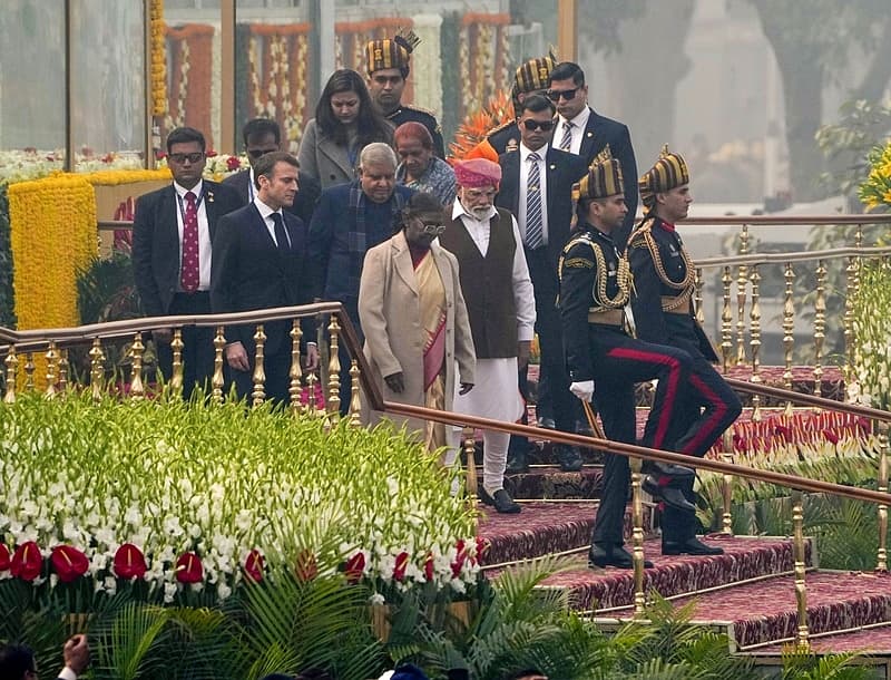 ರಾಷ್ಟ್ರಪತಿ ದ್ರೌಪದಿ ಮುರ್ಮು ಹಾಗೂ ಪ್ರಧಾನಿ ಮೋದಿ