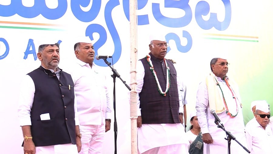 ಪಕ್ಷಕ್ಕೆ ಯಾರನ್ನೇ ಕರೆತರುವಾಗ ಯೋಚಿಸಿ, ಯೋಗ್ಯವಾದವರನ್ನು ಕರೆತರಬೇಕು: ನಾಯಕರಿಗೆ ಖರ್ಗೆ ಸೂಚನೆ
