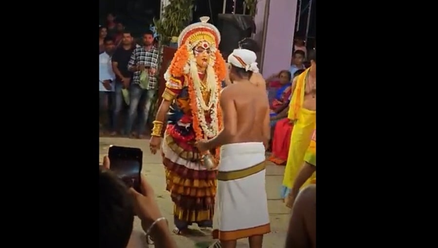 ಮಂಗಳೂರು: ದೈವ ನರ್ತನ ವೇಳೆ ಹೃದಯಾಘಾತವಾಗಿ ಖ್ಯಾತ ದೈವ ನರ್ತಕ ಸಾವು