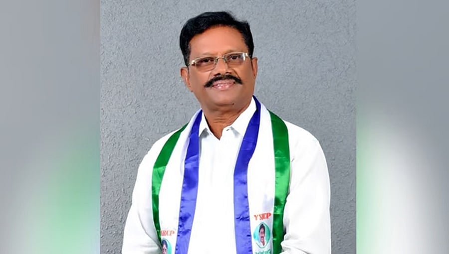 ಆಡಳಿತರೂಢ YSR ಕಾಂಗ್ರೆಸ್ಗೆ ಭಾರೀ ಹಿನ್ನಡೆ: ಶಾಸಕ ಕೋನೇಟಿ ಆದಿಮುಲಂ ರಾಜೀನಾಮೆ