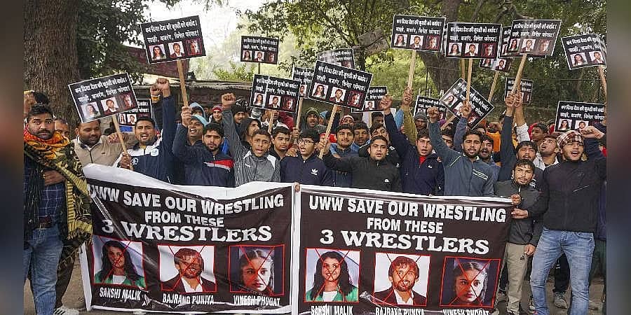 'ಅಮೂಲ್ಯ 1 ವರ್ಷ ಹಾಳು': ಅಸೋಸಿಯೇಷನ್ ವಿರುದ್ಧ ಪ್ರತಿಭಟಿಸಿದ್ದ ಹಿರಿಯ ರೆಸ್ಲರ್ ಗಳ ವಿರುದ್ಧ ಜೂನಿಯರ್ ಗಳ ಪ್ರತಿಭಟನೆ
