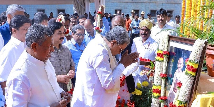 ಬರೆದುಕೊಟ್ಟ ಮುಚ್ಚಳಿಕೆ ಉಲ್ಲಂಘಿಸಿ ಭಗವಾ ಧ್ವಜ ಹಾರಿಸಿ ಸಮಾಜದಲ್ಲಿ ಶಾಂತಿ ಕದಡಿದ್ದಾರೆ: ಸಿಎಂ ಸಿದ್ದರಾಮಯ್ಯ ಕಿಡಿ