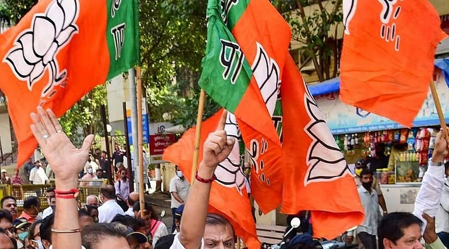 ವಿರೂಪಗೊಂಡ ಸ್ಥಿತಿಯಲ್ಲಿ ಪ್ರಧಾನಿ ಮೋದಿ ಭಾವಚಿತ್ರ: ಸಿಎಂ ಫೋಟೋಗೆ ಮಸಿ ಬಳಿದು ಬಿಜೆಪಿ ಕಾರ್ಯಕರ್ತರ ಆಕ್ರೋಶ