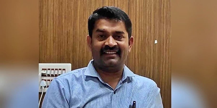 ಲಂಚ ಸ್ವೀಕರಿಸುವಾಗ ರೆಡ್ ಹ್ಯಾಂಡ್ ಆಗಿ ಲೋಕಾಯುಕ್ತ ಬಲೆಗೆ ಬಿದ್ದ ರಾಣೆಬೆನ್ನೂರು ತಹಶೀಲ್ದಾರ್