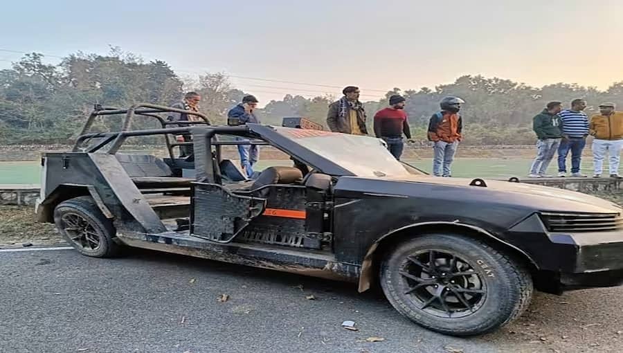 ಪ್ರಯೋಗಾರ್ಥ ಇವಿ ವಾಹನ ಅಪಘಾತದಲ್ಲಿ ಇಬ್ಬರು ಅರಣ್ಯ ವಲಯಾಧಿಕಾರಿ ಸೇರಿ ನಾಲ್ವರ ದುರ್ಮರಣ