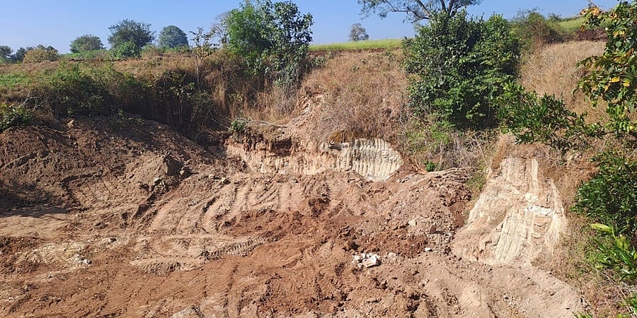 ಮಡಿಕೇರಿ: ಅಕ್ರಮ ಸುಣ್ಣದ ಕಲ್ಲುಗಣಿಗಾರಿಕೆ ತಡೆದ ನಿವಾಸಿಗಳು