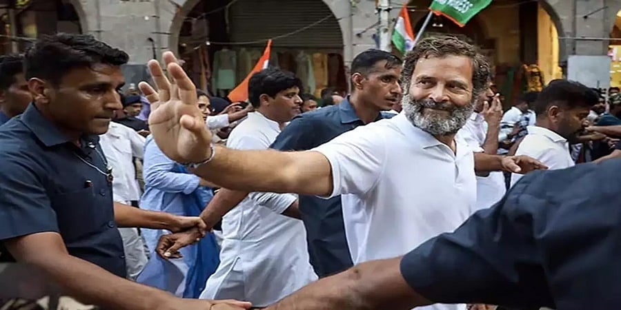 ಮೋದಿ ಪರ ಘೋಷಣೆ ಕೂಗಿದವರ ಶೇಕ್ ಹ್ಯಾಂಡ್ ಮಾಡಿದ ರಾಹುಲ್! ವಿಡಿಯೋ