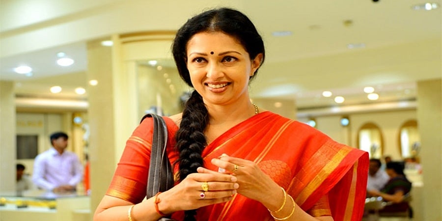 ಚೆನ್ನೈ: ನಟಿ ಗೌತಮಿ ತಡಿಮಲ್ಲ ಎಐಎಡಿಎಂಕೆಗೆ ಸೇರ್ಪಡೆ