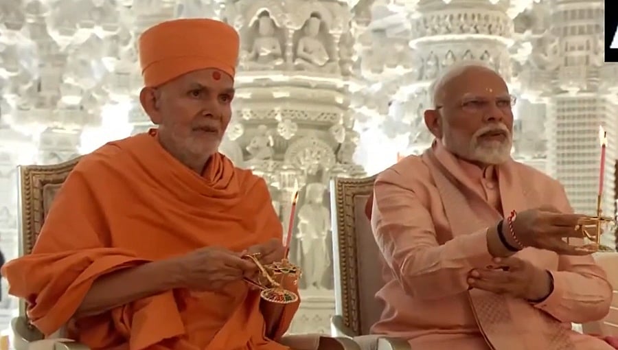 ಯುಎಇಯ ಅಬುಧಾಬಿಯಲ್ಲಿ ನಿರ್ಮಿಸಲಾಗಿರುವ ಮೊದಲ ಹಿಂದೂ ದೇವಸ್ಥಾನವನ್ನು ಉದ್ಘಾಟಿಸಿದ ಪ್ರಧಾನಿ ಮೋದಿ