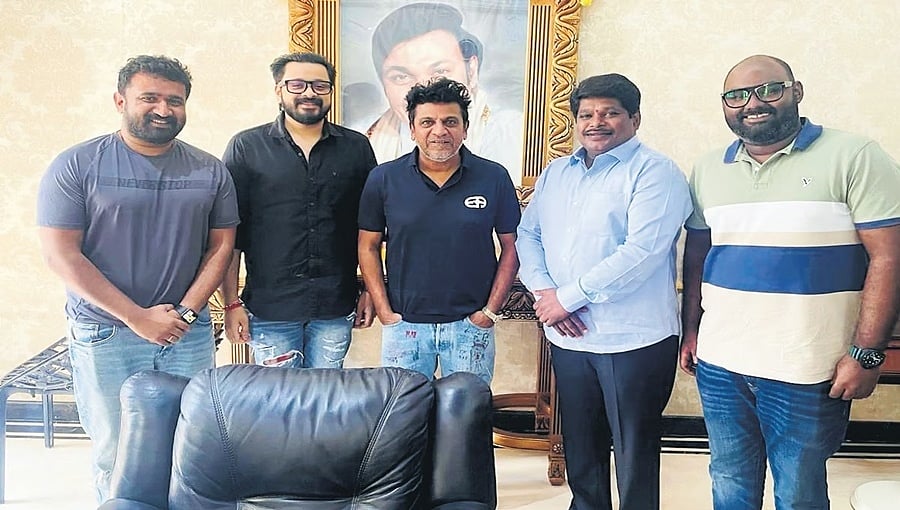 ಭರ್ಜರಿ ಸದ್ದು ಮಾಡುತ್ತಿದೆ ಶಿವಣ್ಣನ 'IV ರಿಟರ್ನ್ಸ್': ಲಕ್ಕಿ ಗೋಪಾಲ್ ಜೊತೆಗೂಡಲಿದ್ದಾರೆ ಹೆಸರಾಂತ ಟೆಕ್ನಿಷಿಯನ್ಸ್!