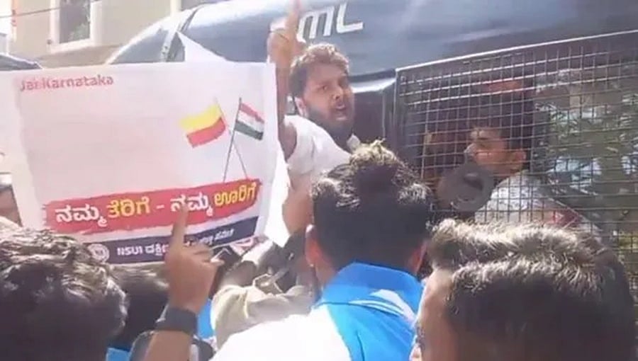 ನಳಿನ್ ಕುಮಾರ್ ಕಟೀಲ್ ಮನೆ ಮುತ್ತಿಗೆಗೆ ಯತ್ನ; ಎನ್ಎಸ್'ಯುಐ ಕಾರ್ಯಕರ್ತರು ವಶಕ್ಕೆ