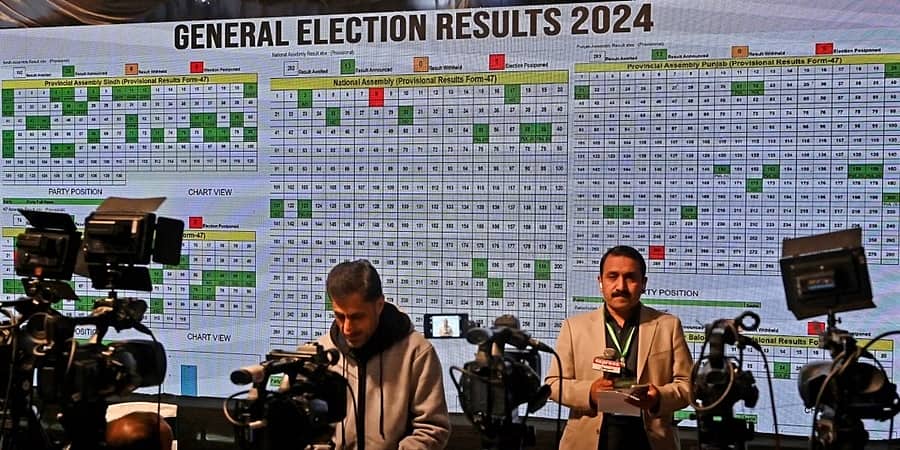 ಪಾಕ್ ಚುನಾವಣೆಯಲ್ಲಿ ಗೆಲುವು ಸಾಧಿಸಿದ್ದೇವೆ ಎಂದ ಇಮ್ರಾನ್ ಖಾನ್ ಪಕ್ಷ; ಸೋಲು ಒಪ್ಪಿಕೊಳ್ಳದ ನವಾಜ್ ಷರೀಫ್