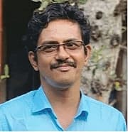 <strong>ಲೇಖಕ ರಾಘವೇಂದ್ರ ಅಡಿಗ</strong>