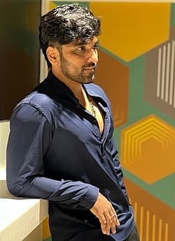 <strong>ಅನೀಶ್</strong>