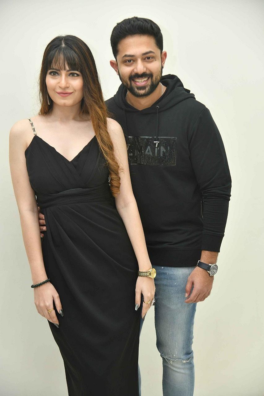 <strong>ನಟಿ ಮೊನಾಲ್ ಮತ್ತು ಪ್ರಣಮ್ ದೇವರಾಜ್</strong>