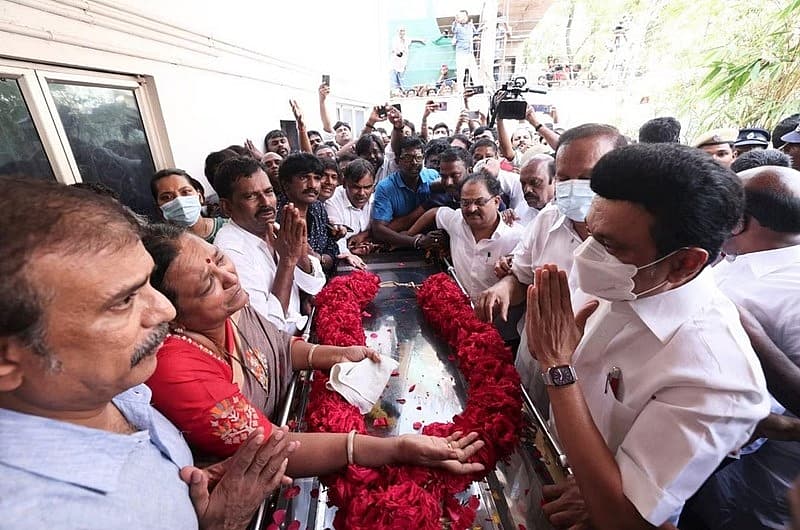 ತಮಿಳು ನಟ ಹಾಗೂ ರಾಜಕಾರಣಿ ವಿಜಯ್ ಕಾಂತ್ ಅವರ ಅಂತಿಮ ದರ್ಶನ ಪಡೆದ ತಮಿಳು ನಾಡು ಮುಖ್ಯಮಂತ್ರಿ ಎಂ ಕೆ ಸ್ಟಾಲಿನ್ 