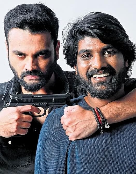 <strong>ತಿಲಕ್ ಮತ್ತು ಗಿರೀಶ್ ಕುಮಾರ್</strong>